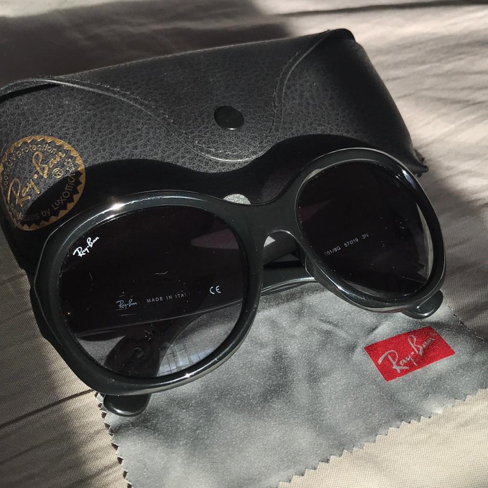 Ray-ban Round & oversized Frame